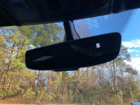 Used 2021 Volkswagen Tiguan SE image 38