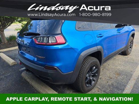Used 2019 Jeep Cherokee Trailhawk w/ Cold Weather Group AWD/4WD image 3