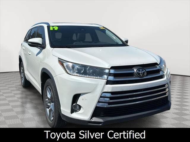 Certified 2019 Toyota Highlander Limited Platinum AWD/4WD image 1