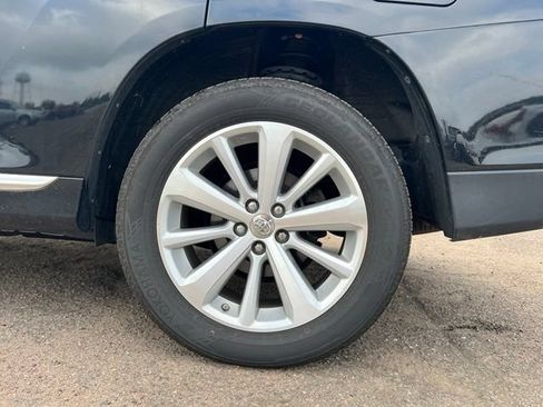 Used 2012 Toyota Highlander Limited AWD/4WD image 10