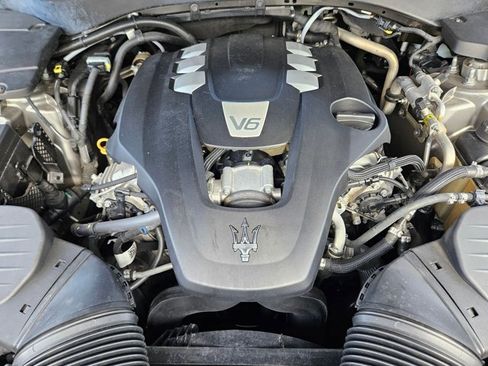 Used 2019 Maserati Levante GranLusso image 22