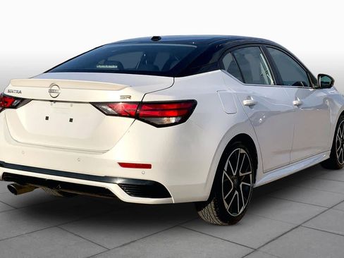 Used 2025 Nissan Sentra SR w/ SR Premium Package FWD image 13