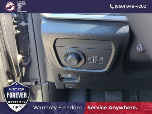 Used 2023 Jeep Grand Cherokee L Limited w/ Luxury Tech Group II RWD image 19