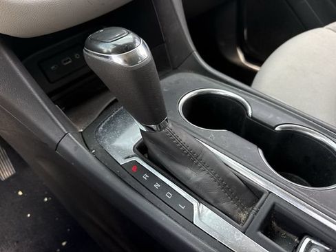 Used 2020 Chevrolet Equinox LS w/ LPO, Floor Liner Package FWD image 19