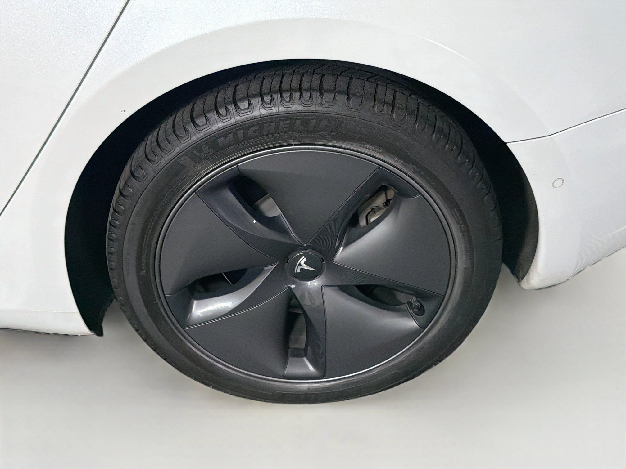 Used 2020 Tesla Model 3 Standard Range Plus RWD image 11
