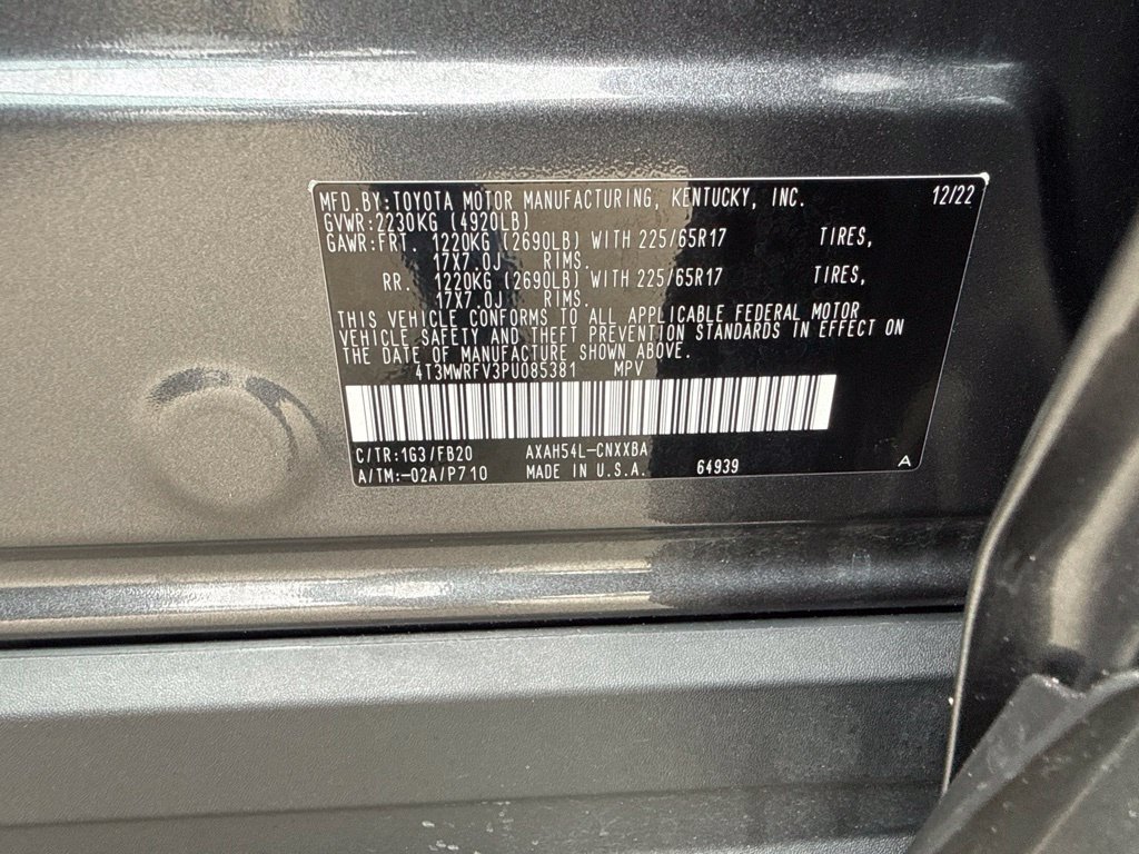 Used 2023 Toyota RAV4 LE AWD/4WD image 32