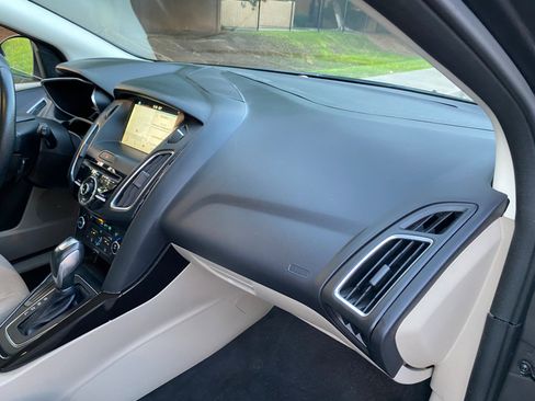 Used 2016 Ford Focus Electric Hatchback image 49