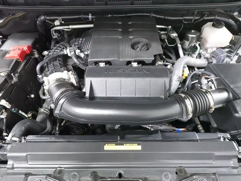 Used 2025 Nissan Frontier PRO-4X image 29