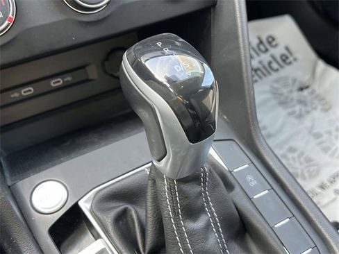 Certified 2022 Volkswagen Taos SE w/ IQ.Drive SE Package image 29