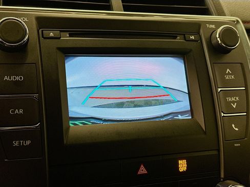 Used 2017 Toyota Camry SE FWD image 22