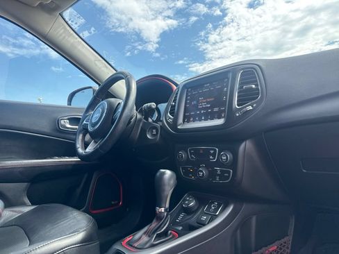 Used 2018 Jeep Compass Trailhawk w/ Leather Interior Group AWD/4WD image 23