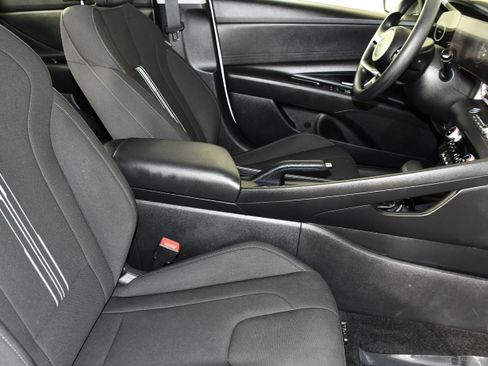 Used 2024 Hyundai Elantra SEL FWD image 40