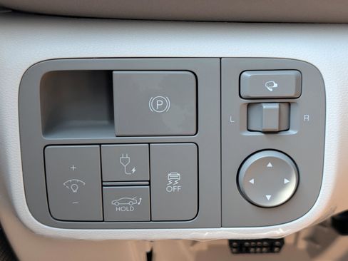 New 2025 Hyundai Ioniq 6 Limited image 32