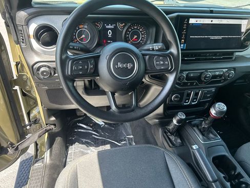 Used 2025 Jeep Wrangler Sport AWD/4WD image 23