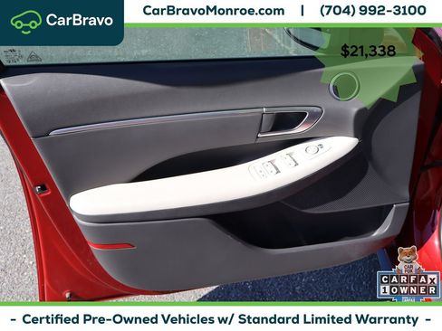 Used 2023 Hyundai Sonata SEL w/ Preferred Accessory Package FWD image 16