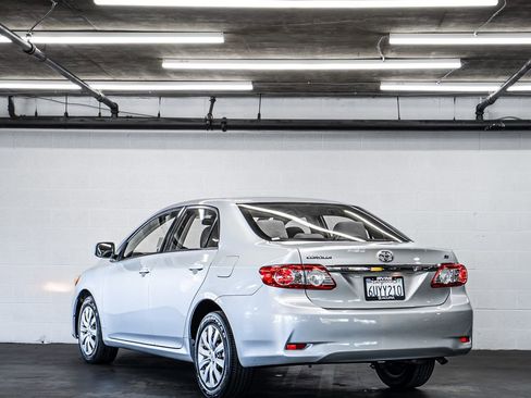 Used 2012 Toyota Corolla LE image 3