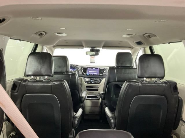 Used 2023 Chrysler Pacifica Touring-L FWD image 24