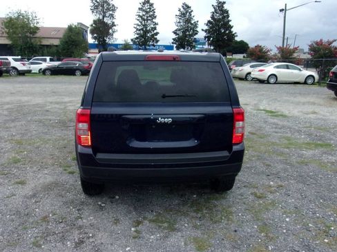 Used 2017 Jeep Patriot Sport w/ Power Value Group FWD image 6