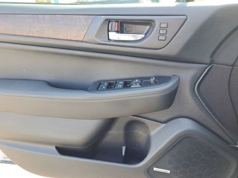 Used 2017 Subaru Outback 2.5i Limited image 19
