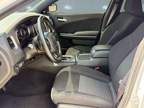 Used 2023 Dodge Charger SXT RWD image 5