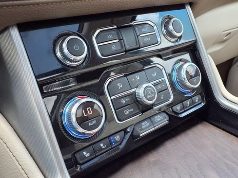 Used 2023 GMC Yukon Denali w/ Denali Reserve Package AWD/4WD image 13