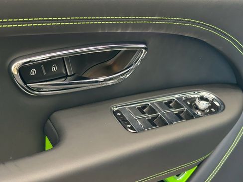 New 2025 Bentley Bentayga V8 image 41