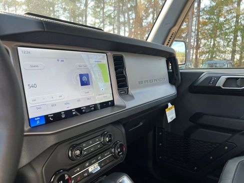 New 2025 Ford Bronco Outer Banks image 17