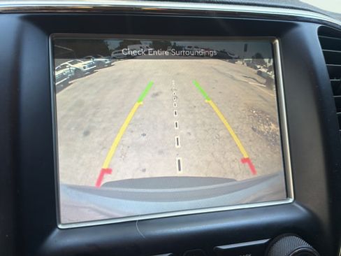 Used 2014 Jeep Grand Cherokee Overland AWD/4WD image 18