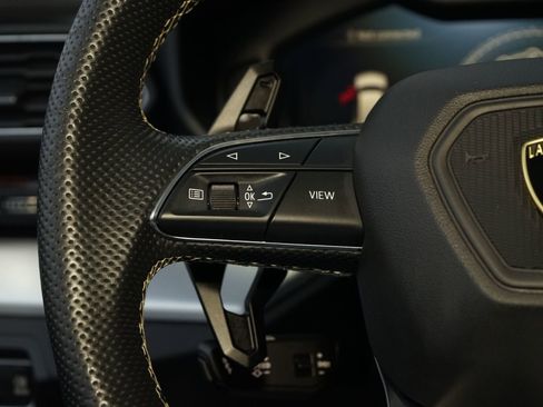 Used 2019 Lamborghini Urus image 14