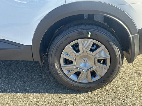 New 2026 Nissan Kicks S image 19