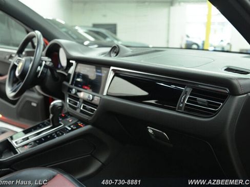 Used 2022 Porsche Macan image 19