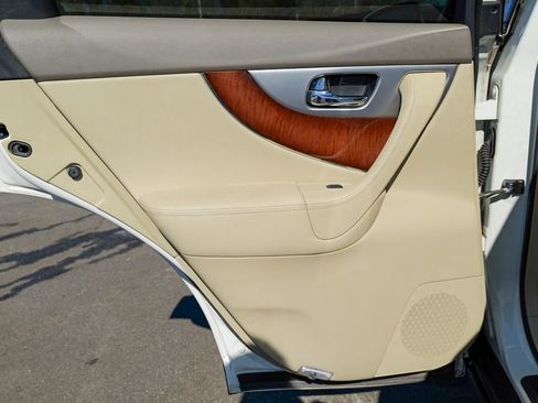 Used 2011 INFINITI FX35 AWD w/ Premium Pkg image 26