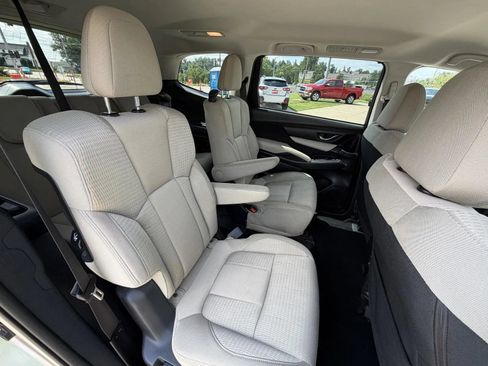 Used 2019 Subaru Ascent Premium AWD/4WD image 17
