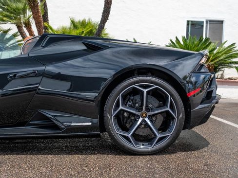 Used 2023 Lamborghini Huracan EVO AWD/4WD image 24