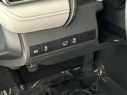 Used 2022 Toyota Camry LE w/ Carpet Mat Package (TMS) FWD image 13