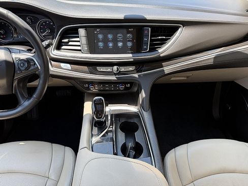 Used 2018 Buick Enclave Premium w/ Experience Buick Package FWD image 13