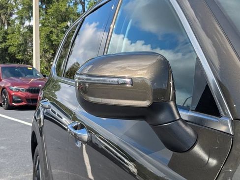Used 2023 Kia Telluride S w/ S Sunroof Package FWD image 12