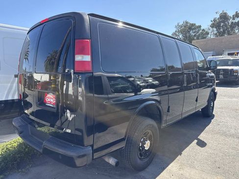 Used 2016 Chevrolet Express 2500 RWD image 5