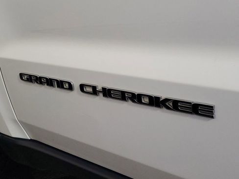 Used 2019 Jeep Grand Cherokee Limited image 6