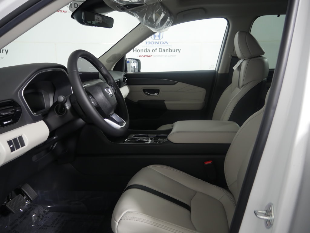 New 2026 Honda Pilot Touring image 15