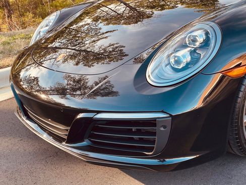 Used 2019 Porsche 911 Carrera S image 17