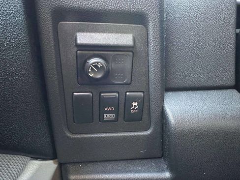 Used 2013 Nissan Rogue SV image 26