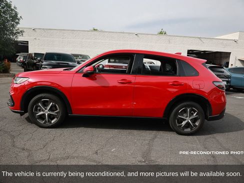 Used 2023 Honda HR-V EX-L image 2