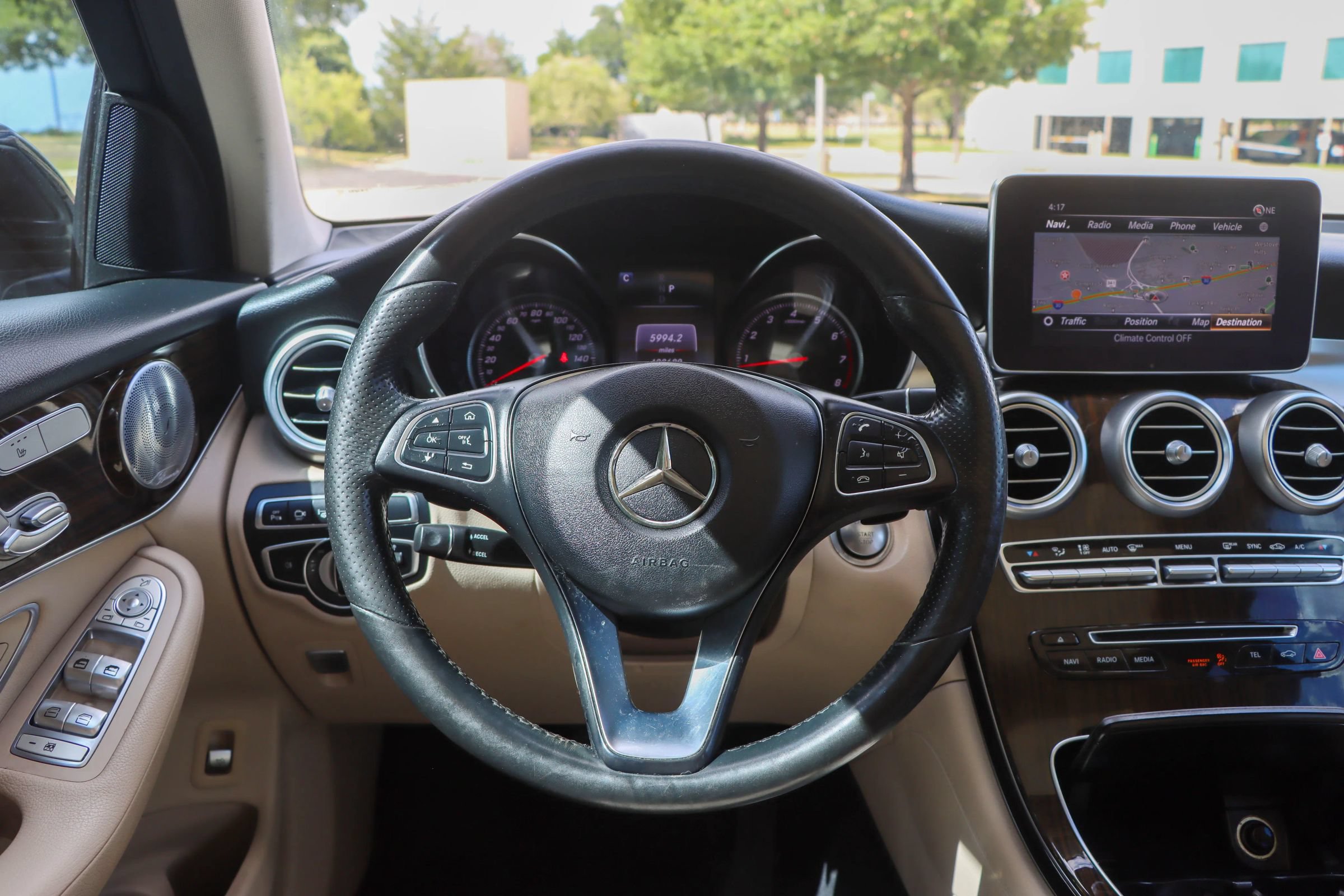Used 2018 Mercedes-Benz GLC 300 4MATIC w/ Multimedia Package image 28