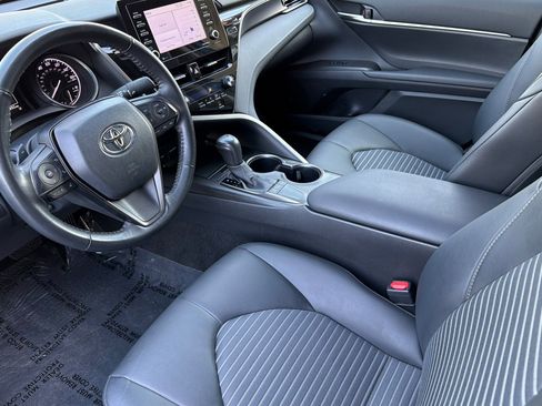 Used 2024 Toyota Camry SE image 10
