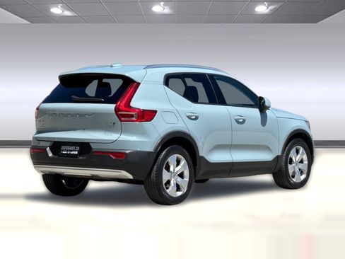 Used 2019 Volvo XC40 T5 Momentum AWD/4WD image 9
