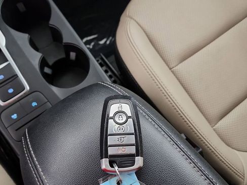 Used 2022 Ford Escape SEL image 20