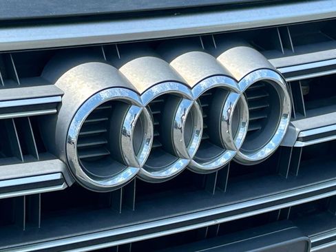 Used 2018 Audi SQ5 Premium Plus w/ S Sport Package AWD/4WD image 11