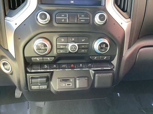 Used 2021 GMC Sierra 1500 SLE image 16