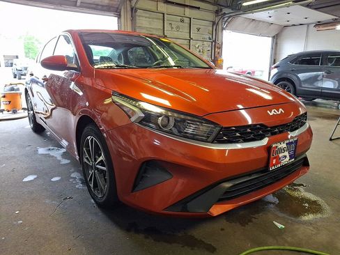 Used 2023 Kia Forte LXS FWD image 3